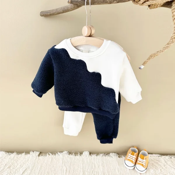 cn-11134207-7ras8-m1s3rybww8xg86 Wave Trim Cozy Set