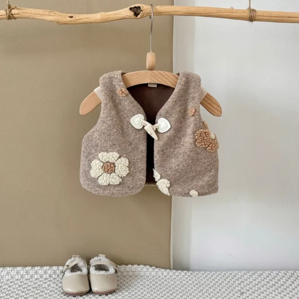 cn-11134207-820l4-mhk6clzxlse921 Girl Floral Charm Winter Vest